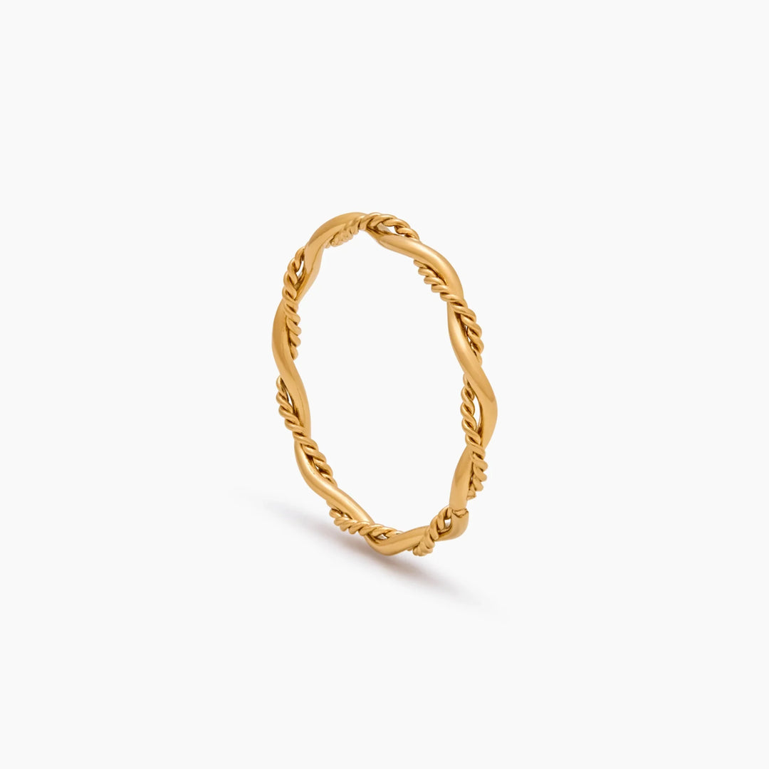 Dainty Double Twist gyűrű