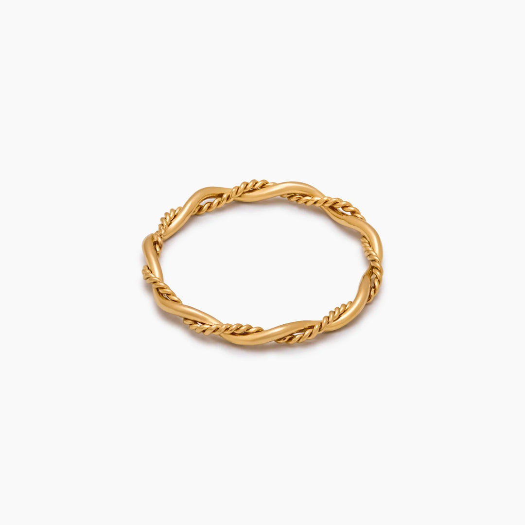 Dainty Double Twist gyűrű